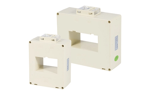 Transformateur de courant de protection AKH-0.66/P